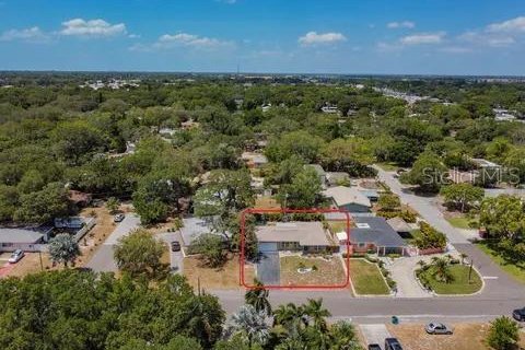 Villa ou maison à louer à Seminole, Floride: 2 chambres, 125.51 m2 № 1903880 - photo 3