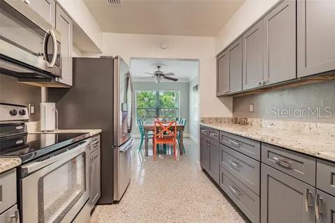 Villa ou maison à louer à Seminole, Floride: 2 chambres, 125.51 m2 № 1903880 - photo 15