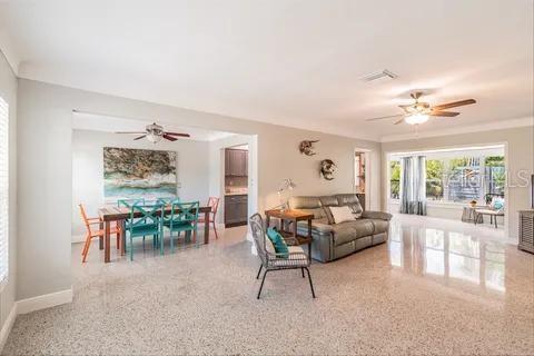 Villa ou maison à louer à Seminole, Floride: 2 chambres, 125.51 m2 № 1903880 - photo 6