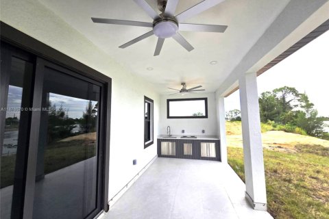 Villa ou maison à vendre à Cape Coral, Floride: 4 chambres № 1922152 - photo 16