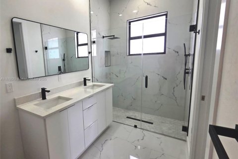 Villa ou maison à vendre à Cape Coral, Floride: 4 chambres № 1922152 - photo 7