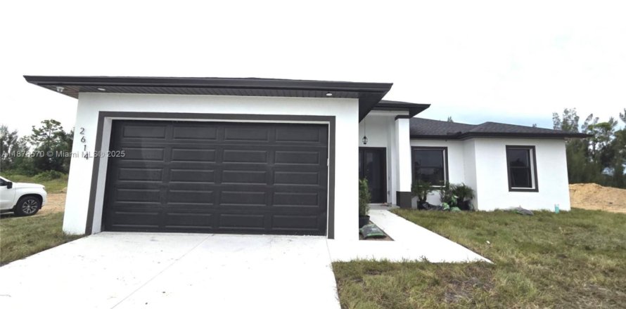 Villa ou maison à Cape Coral, Floride 4 chambres № 1922152