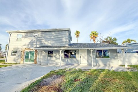 Apartamento en alquiler en Madeira Beach, Florida, 4 dormitorios, 134.52 m2 № 1885795 - foto 1