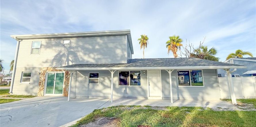 Appartement à Madeira Beach, Floride 4 chambres, 134.52 m2 № 1885795