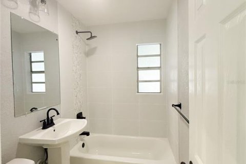 Apartamento en alquiler en Madeira Beach, Florida, 4 dormitorios, 134.52 m2 № 1885795 - foto 5