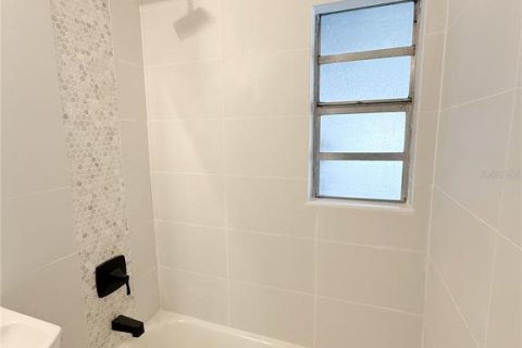 Apartamento en alquiler en Madeira Beach, Florida, 4 dormitorios, 134.52 m2 № 1885795 - foto 6
