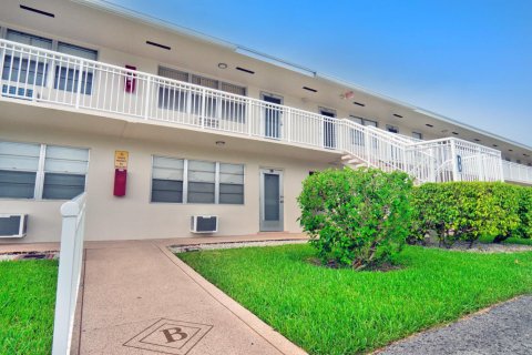 Condo in West Palm Beach, Florida, 1 bedroom  № 1225795 - photo 1