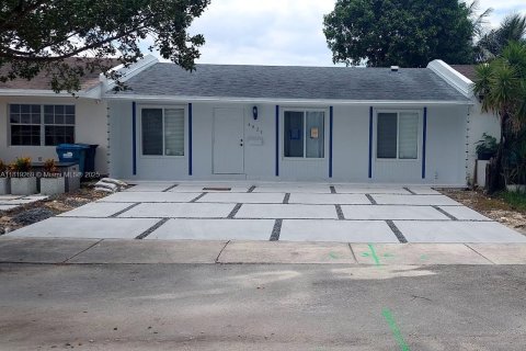 Townhouse in Miami, Florida 3 bedrooms, 94.3 sq.m. № 1777642 - photo 1