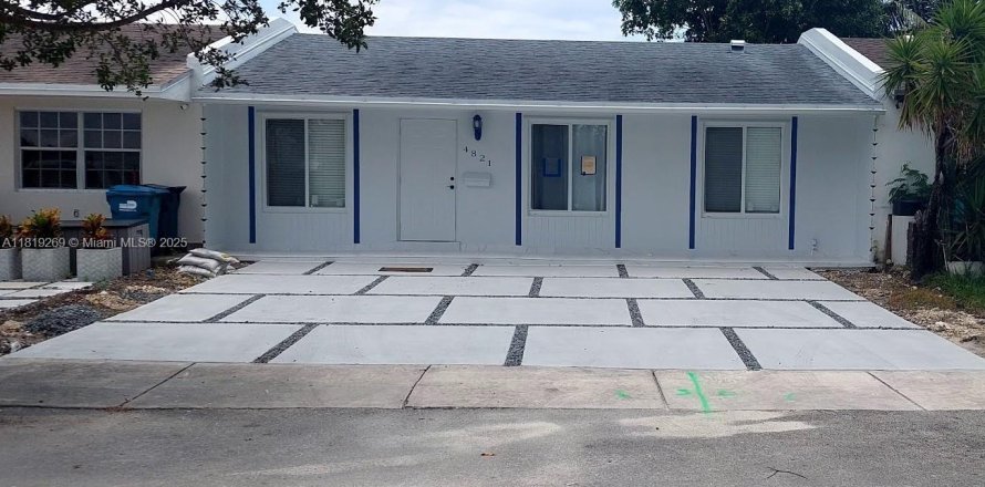Townhouse in Miami, Florida 3 bedrooms, 94.3 sq.m. № 1777642