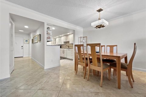 Condo in Longboat Key, Florida, 2 bedrooms  № 2098378 - photo 9