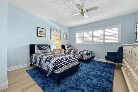 Condo in Longboat Key, Florida, 2 bedrooms  № 2098378 - photo 18