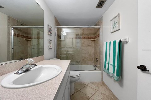 Condo in Longboat Key, Florida, 2 bedrooms  № 2098378 - photo 17