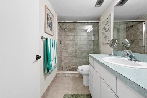 Condo in Longboat Key, Florida, 2 bedrooms  № 2098378 - photo 16