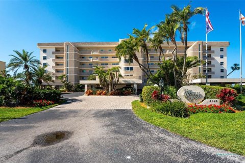 Condo in Longboat Key, Florida, 2 bedrooms  № 2098378 - photo 21