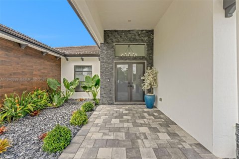 Купить виллу или дом в Майами, Флорида 5 спален, 288.37м2, № 1998061 - фото 3