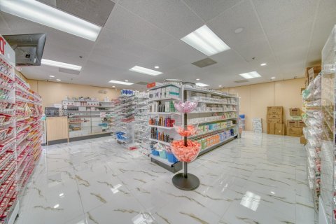 Propiedad comercial en venta en Cutler Bay, Florida № 1863396 - foto 22