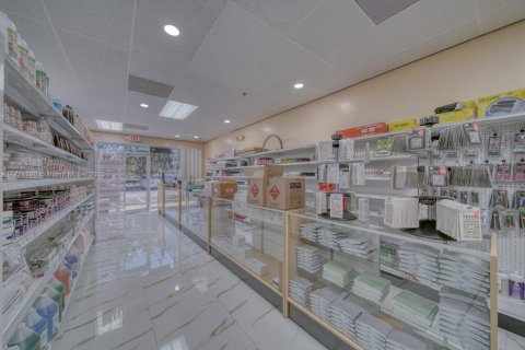 Propiedad comercial en venta en Cutler Bay, Florida № 1863396 - foto 15