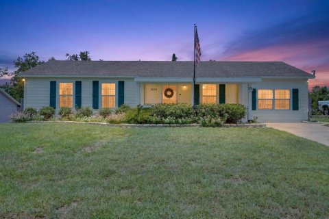 Villa ou maison à Deltona, Floride 3 chambres, 115.94 m2 № 2149550