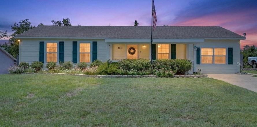 Villa ou maison à Deltona, Floride 3 chambres, 115.94 m2 № 2149550