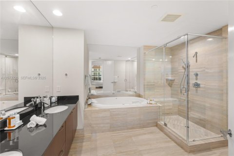 Copropriété à louer à Sunny Isles Beach, Floride: 3 chambres, 183.39 m2 № 2307858 - photo 7