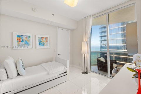 Copropriété à louer à Sunny Isles Beach, Floride: 3 chambres, 183.39 m2 № 2307858 - photo 25