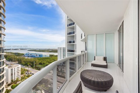 Copropriété à louer à Sunny Isles Beach, Floride: 3 chambres, 183.39 m2 № 2307858 - photo 2