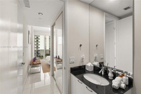 Copropriété à louer à Sunny Isles Beach, Floride: 3 chambres, 183.39 m2 № 2307858 - photo 14