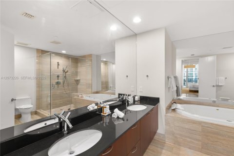 Copropriété à louer à Sunny Isles Beach, Floride: 3 chambres, 183.39 m2 № 2307858 - photo 8