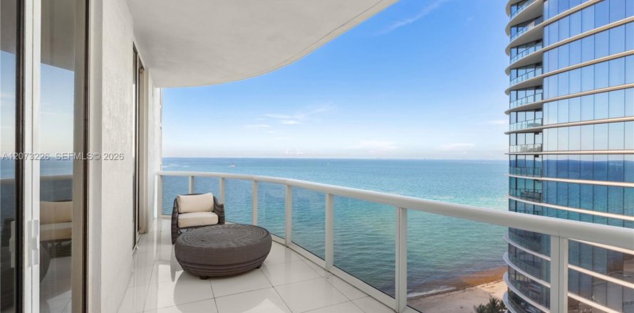 Condo à Sunny Isles Beach, Floride, 3 chambres № 2307858