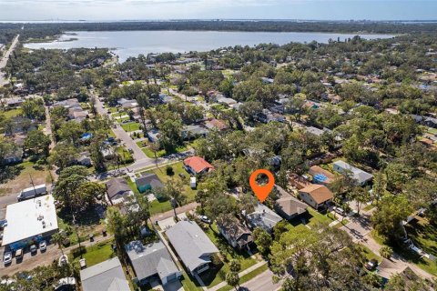 House in Saint Petersburg, Florida 3 bedrooms, 91.97 sq.m. № 1510058 - photo 3