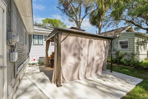 House in Saint Petersburg, Florida 3 bedrooms, 91.97 sq.m. № 1510058 - photo 23