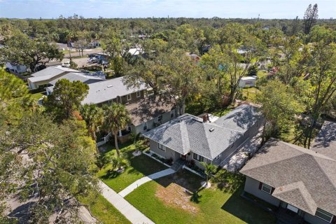 House in Saint Petersburg, Florida 3 bedrooms, 91.97 sq.m. № 1510058 - photo 29