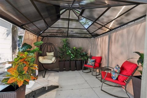 House in Saint Petersburg, Florida 3 bedrooms, 91.97 sq.m. № 1510058 - photo 22