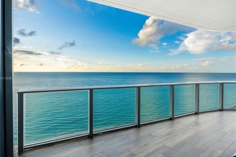 Condo in Sunny Isles Beach, Florida, 3 bedrooms  № 1830612 - photo 15