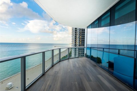 Condo in Sunny Isles Beach, Florida, 3 bedrooms  № 1830612 - photo 24