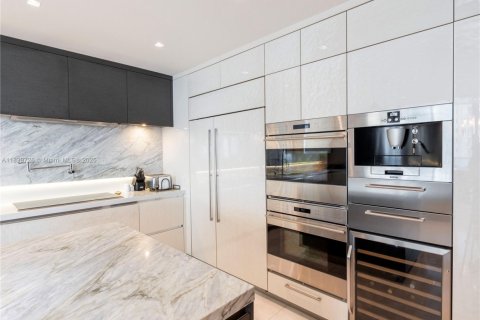 Condo in Sunny Isles Beach, Florida, 3 bedrooms  № 1830612 - photo 9