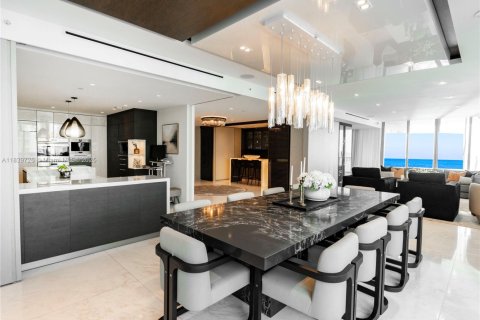 Condo in Sunny Isles Beach, Florida, 3 bedrooms  № 1830612 - photo 1