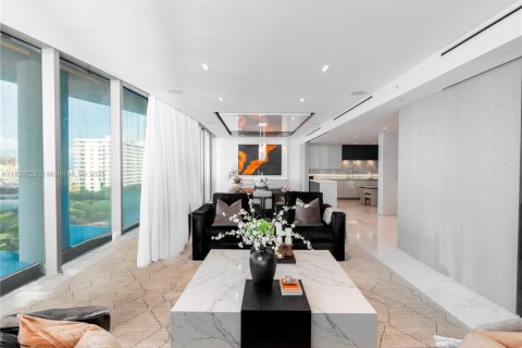 Condo in Sunny Isles Beach, Florida, 3 bedrooms  № 1830612 - photo 11