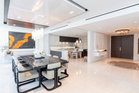 Condo in Sunny Isles Beach, Florida, 3 bedrooms  № 1830612 - photo 2