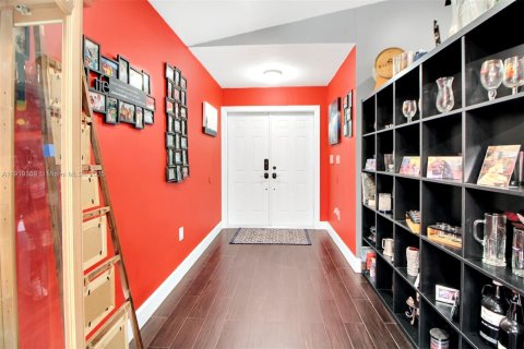 House in Hialeah, Florida 3 bedrooms, 155.98 sq.m. № 2062512 - photo 4