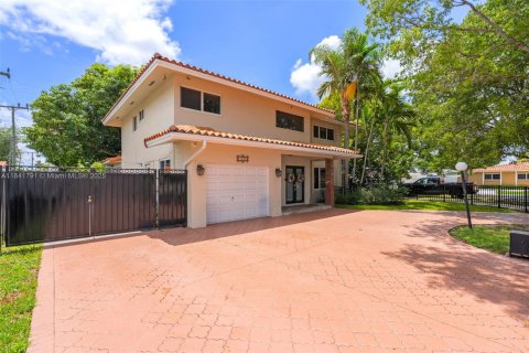 House in Miami, Florida 4 bedrooms, 210.89 sq.m. № 1836026 - photo 22