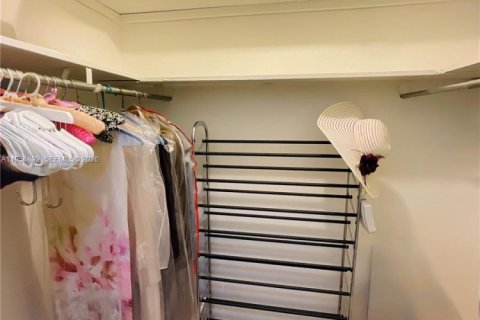 Copropriété à vendre à Hallandale Beach, Floride: 2 chambres, 95.41 m2 № 2009907 - photo 23