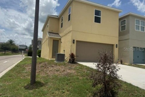 House in Davenport, Florida 4 bedrooms, 174.56 sq.m. № 2203448 - photo 25