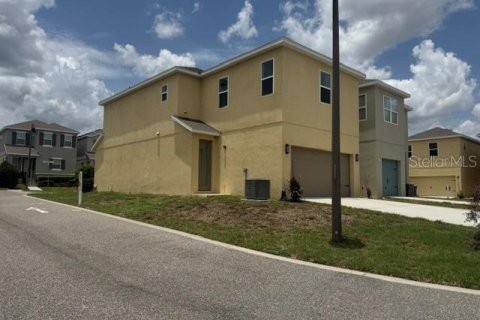House in Davenport, Florida 4 bedrooms, 174.56 sq.m. № 2203448 - photo 23
