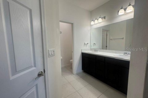 House in Davenport, Florida 4 bedrooms, 174.56 sq.m. № 2203448 - photo 16