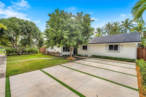 Casa en venta en Palmetto Bay, Florida, 4 dormitorios, 180.51 m2 № 2008856 - foto 4