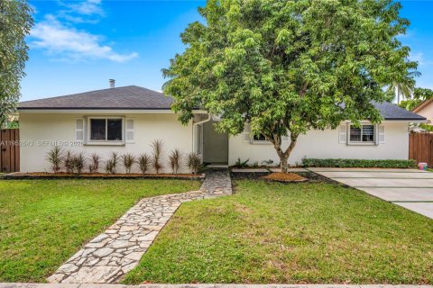 Casa en venta en Palmetto Bay, Florida, 4 dormitorios, 180.51 m2 № 2008856 - foto 2