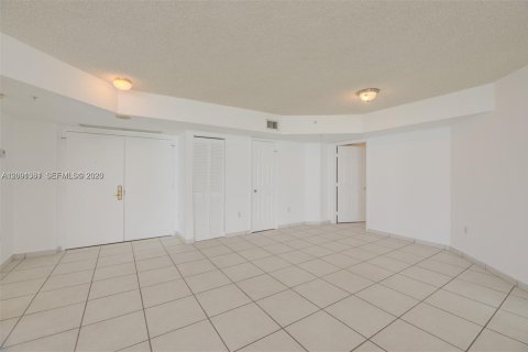 Купить кондоминиум в Майами-Бич, Флорида 2 спальни, 116.13м2, № 2068258 - фото 15