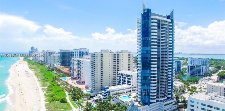 Кондоминиум с 2 спальнями в Майами-Бич, Флорида № 2068258