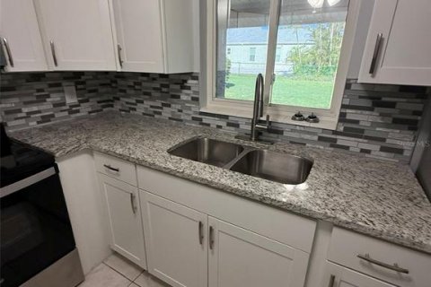 House in Port Charlotte, Florida 2 bedrooms, 90.12 sq.m. № 1917206 - photo 7